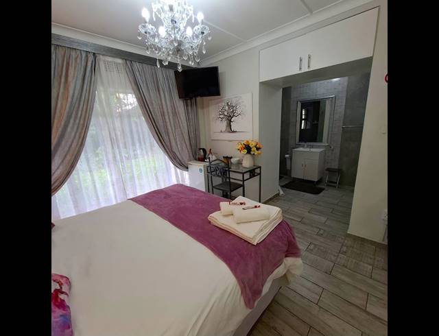6 BEDROOM HOUSE FOR SALE IN MEYERTON CENTRAL